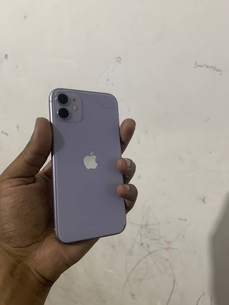 Apple iPhone 11 3