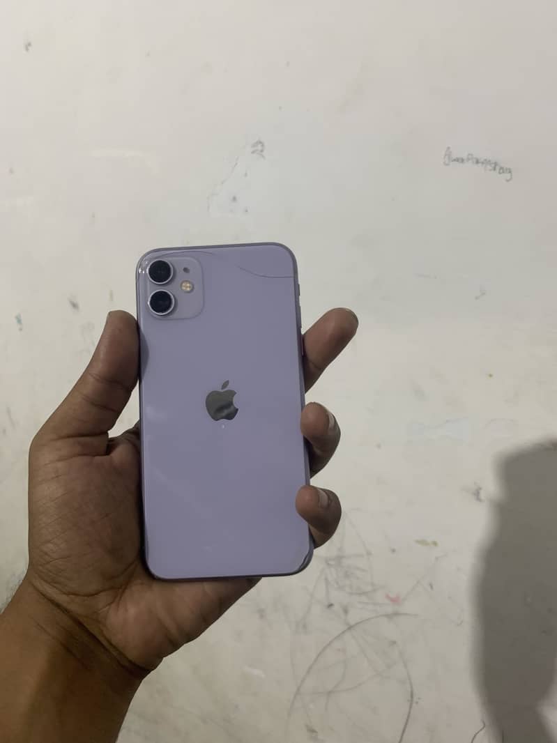 Apple iPhone 11 4
