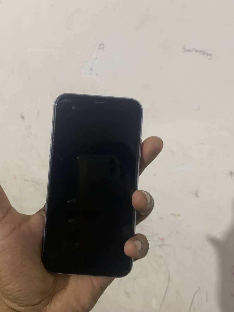 Apple iPhone 11 7