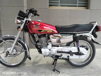 Honda 125 2022 advance hai 2021 ke last month ke hai  totally genuine
