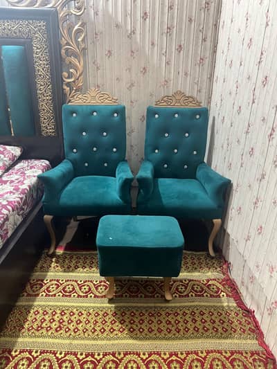 Poshish chairs with table