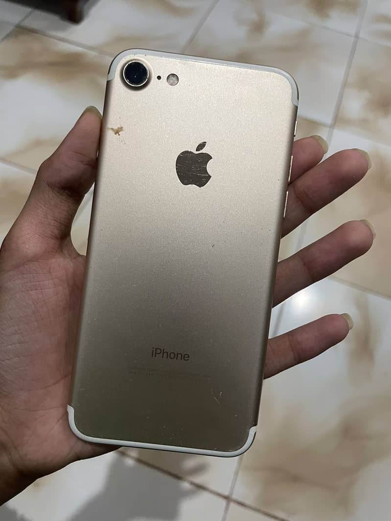 Apple iPhone 7 2
