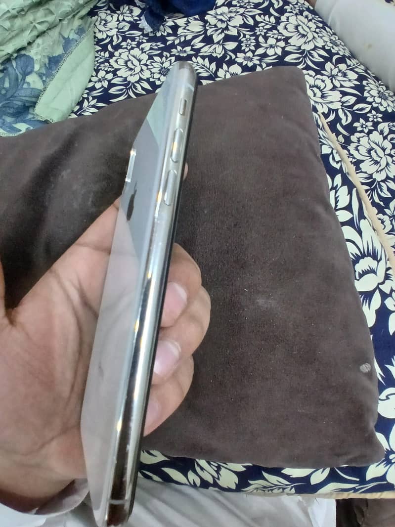 Apple iPhone X 2