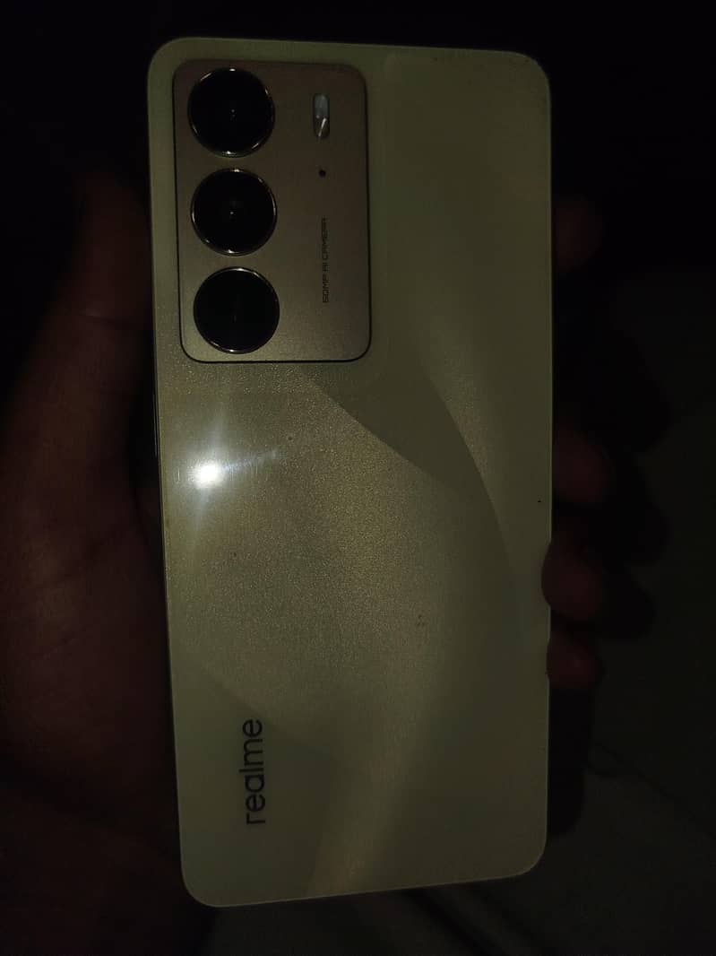 Realme C75 1