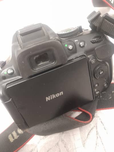 NIKON D5200