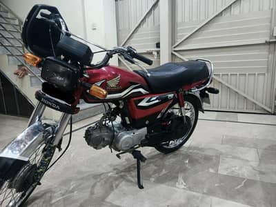 CD 70 2023 model with proper stickers just buy and enjoy.