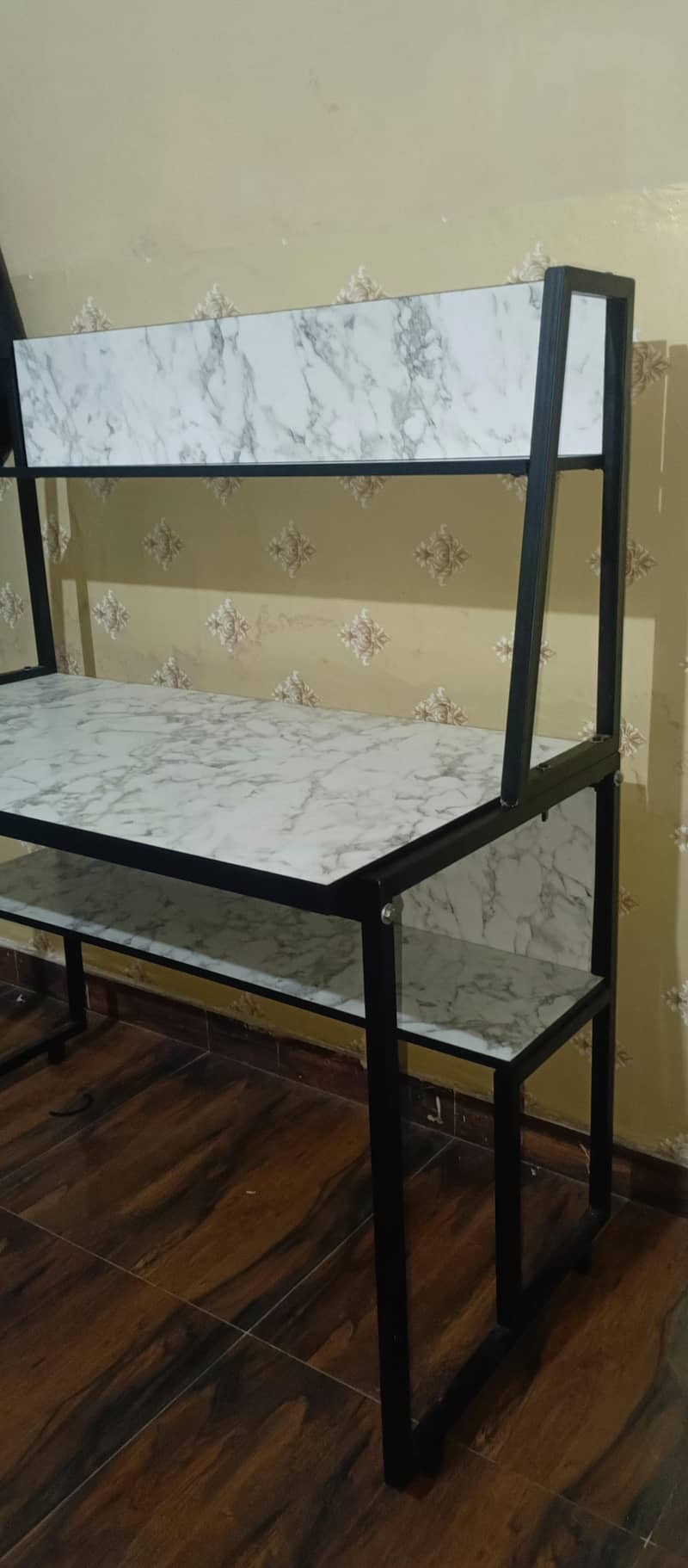computer/gaming table 3