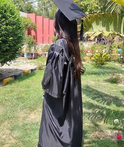Graduation gawn and cap