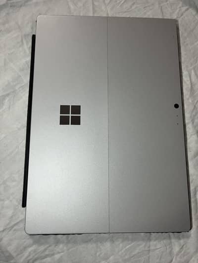 Surface Pro 5 (i5 7 Gen)