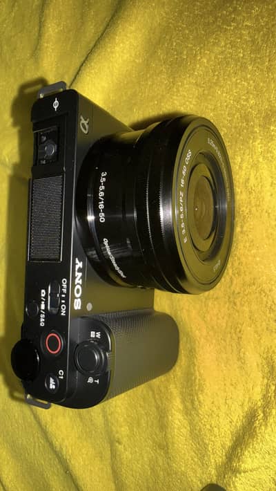 SONY ZV-E10  Mirrorless Camera 10 By 10 Condition