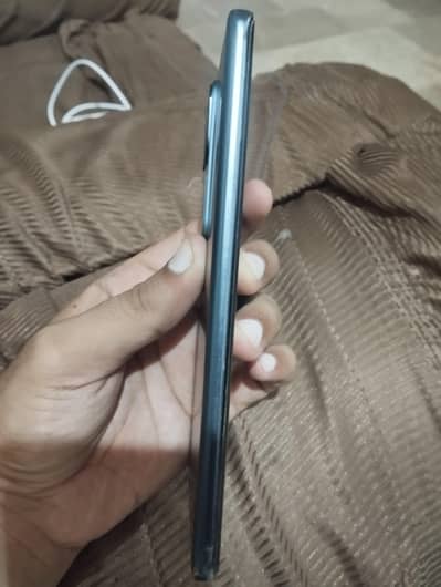 Vivo V30