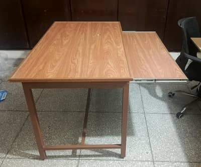 Computer Table with Keyboard Tray