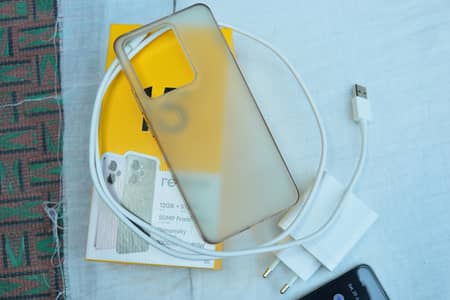 ** Realme 15 5G (12GB RAM / 512GB Storage) **