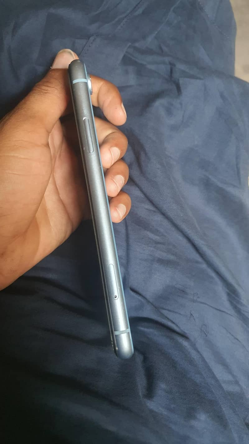 iPhone xr 3
