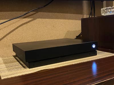 Xbox One X 1 TB