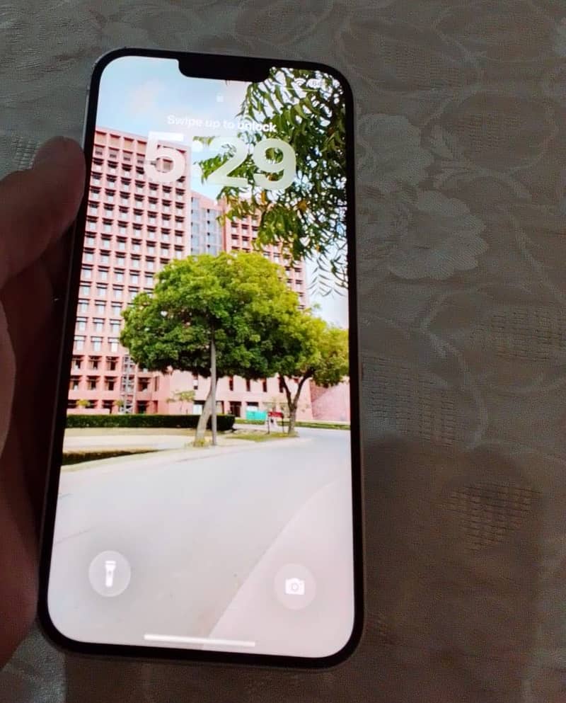 iPhone 14 Plus 1