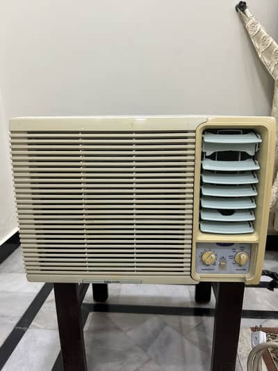 Carrier 0.75 ton window AC