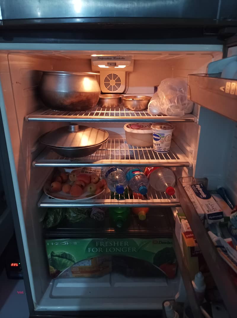 Dawlance Medium Size Fridge 2