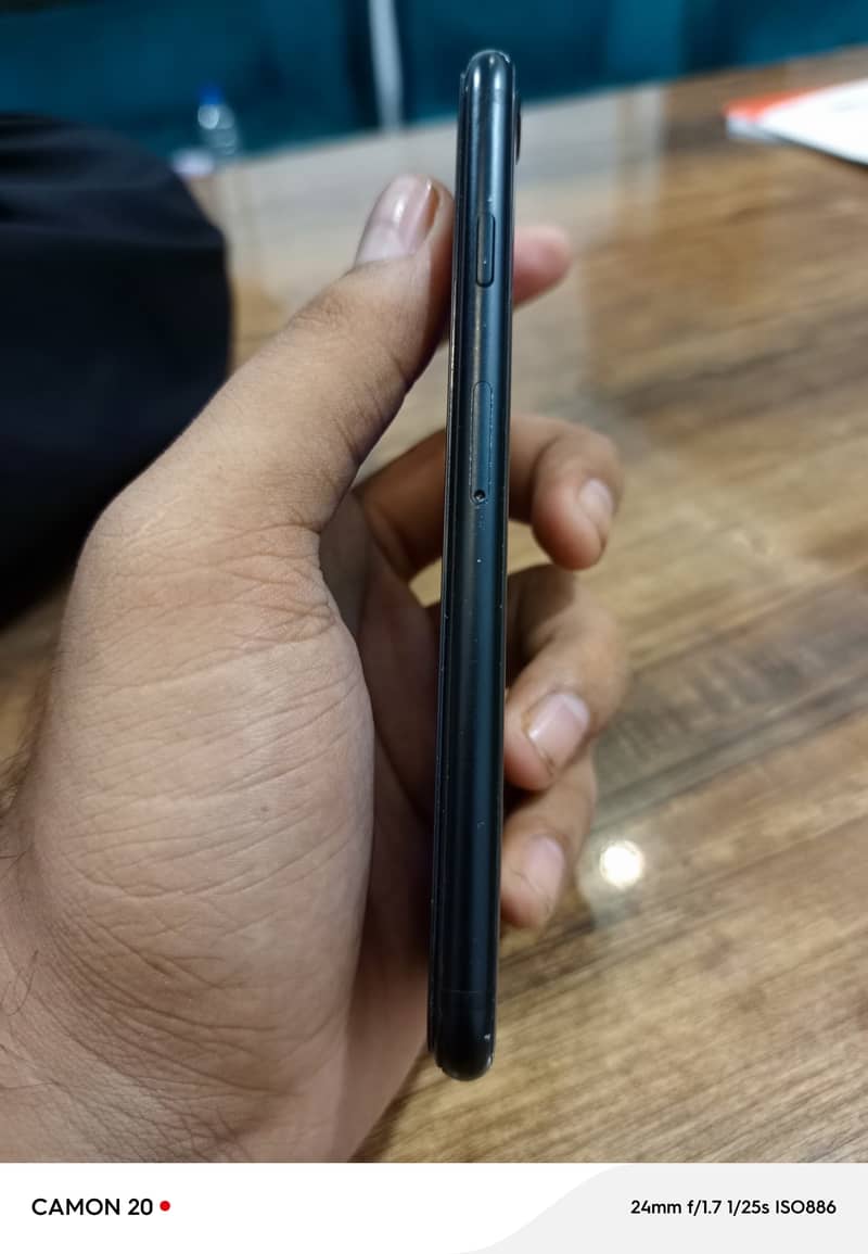 Apple iPhone SE 6