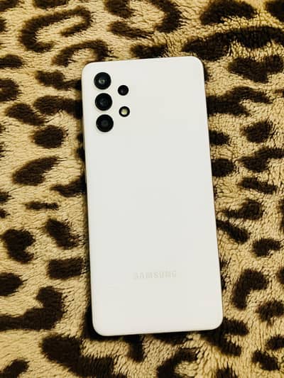 Samsung galaxy a32 6/128 with box