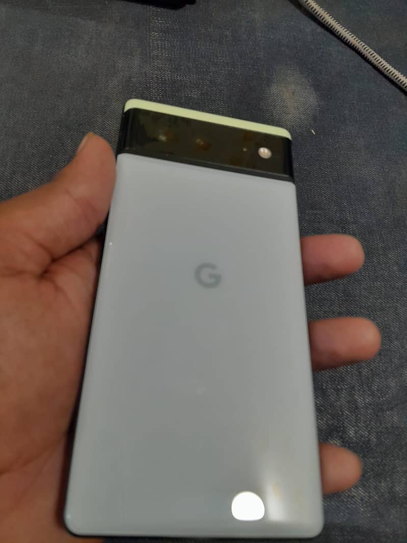 Google Pixel 6 4