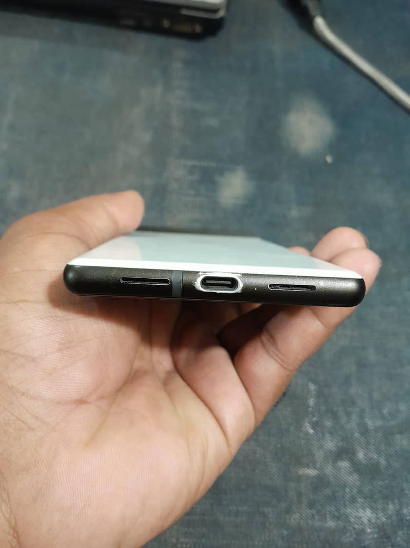 Google Pixel 6 5