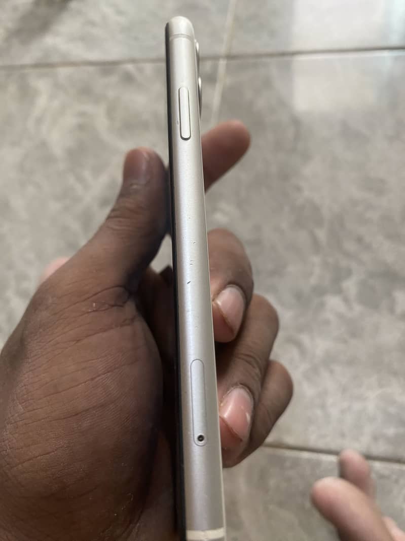 Apple iPhone 11 2