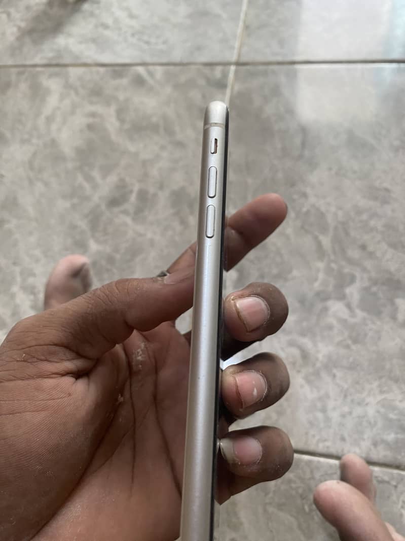 Apple iPhone 11 3