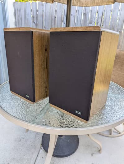 KLH 802 American made floor standing speakers