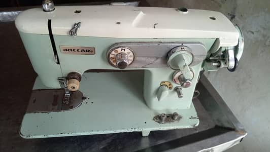 sewing machine RICCAR