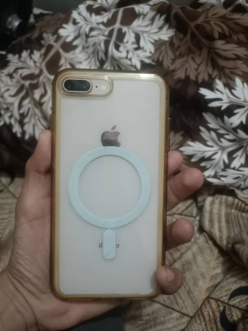 Apple iPhone 8 Plus 1