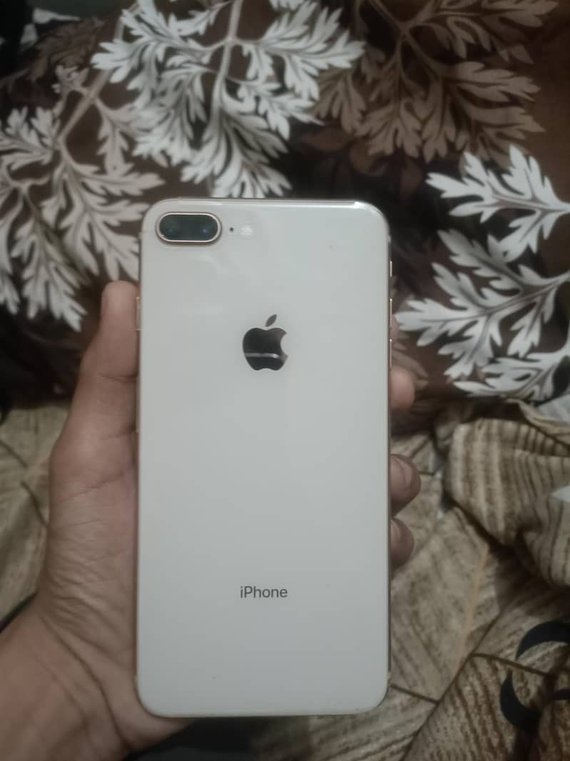 Apple iPhone 8 Plus 5