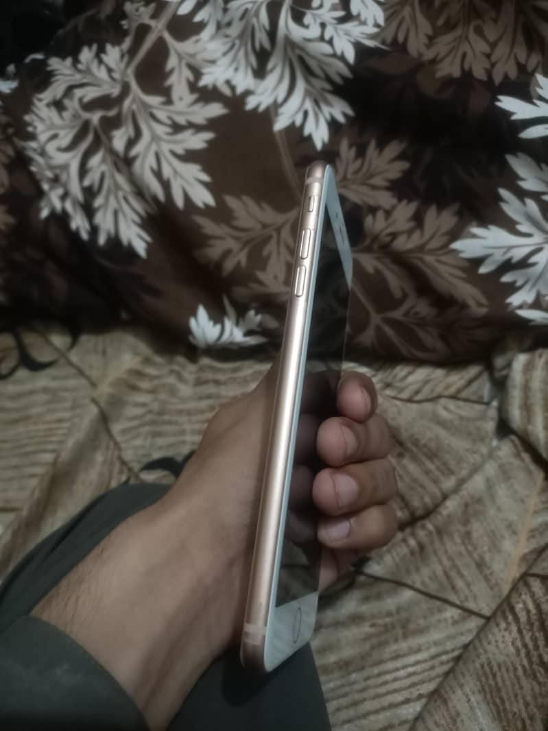 Apple iPhone 8 Plus 7