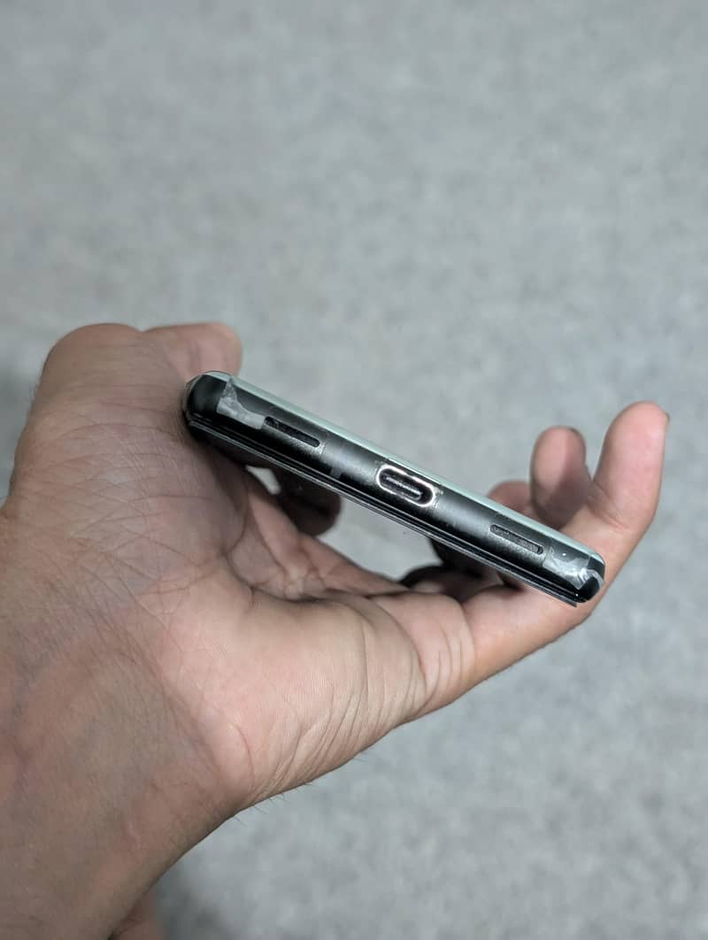 Google Pixel 6a 5