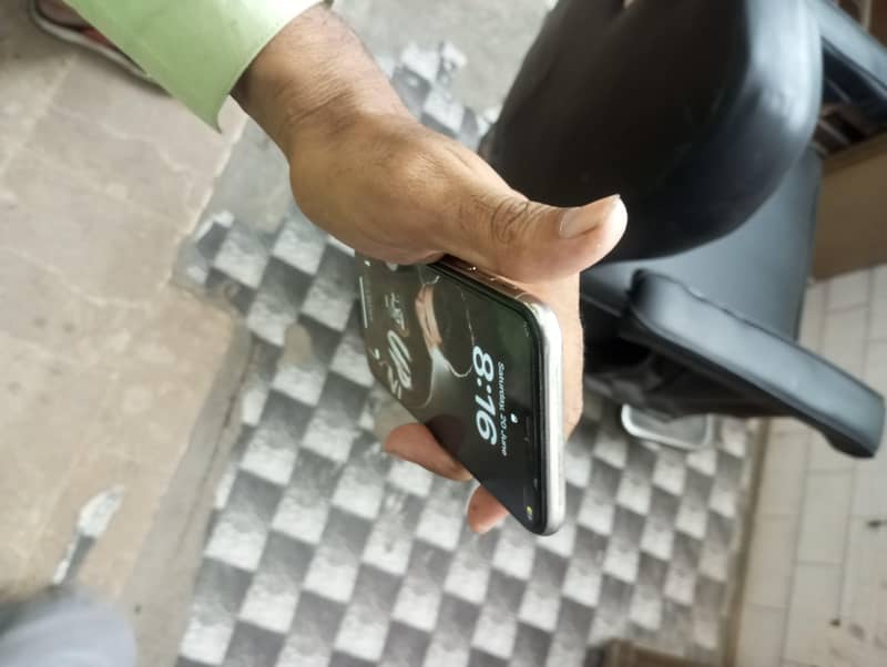 Apple iPhone X 5