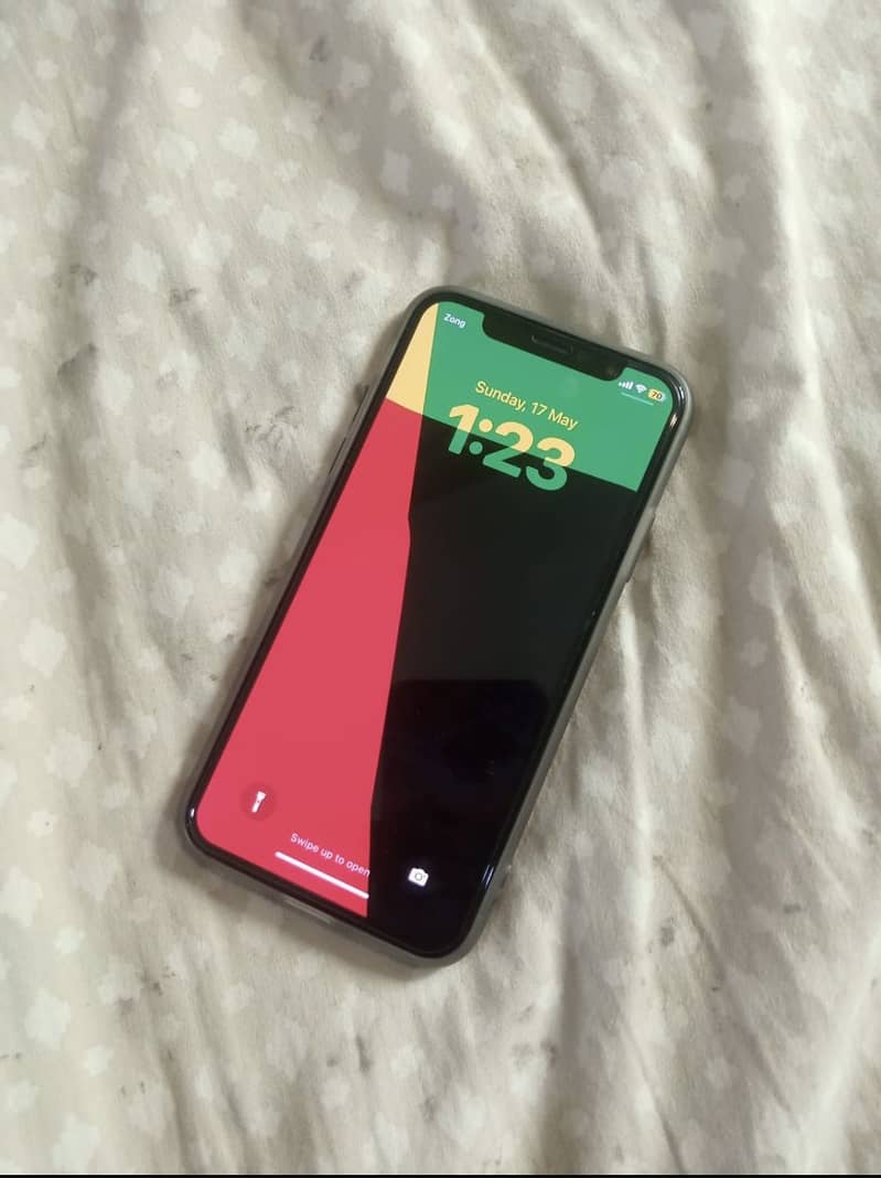 Apple iPhone X 4