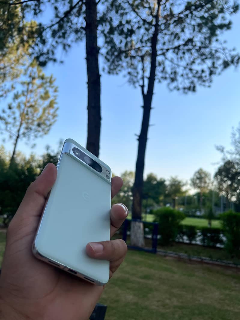 Google Pixel 8 Pro 2