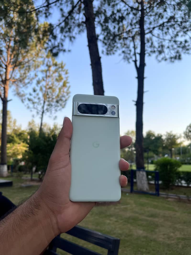 Google Pixel 8 Pro 10