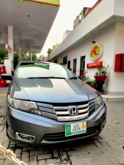 Honda City 2014 home use car good condition