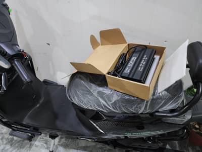 Electric scooty for sale in Brand new Show room condition (only 1000 k