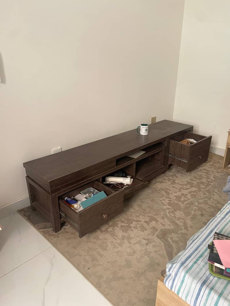 tv console 0