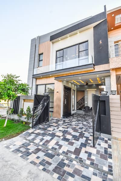 5 Marla House Available for Rent Prime Location