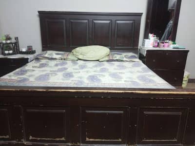 King size bed