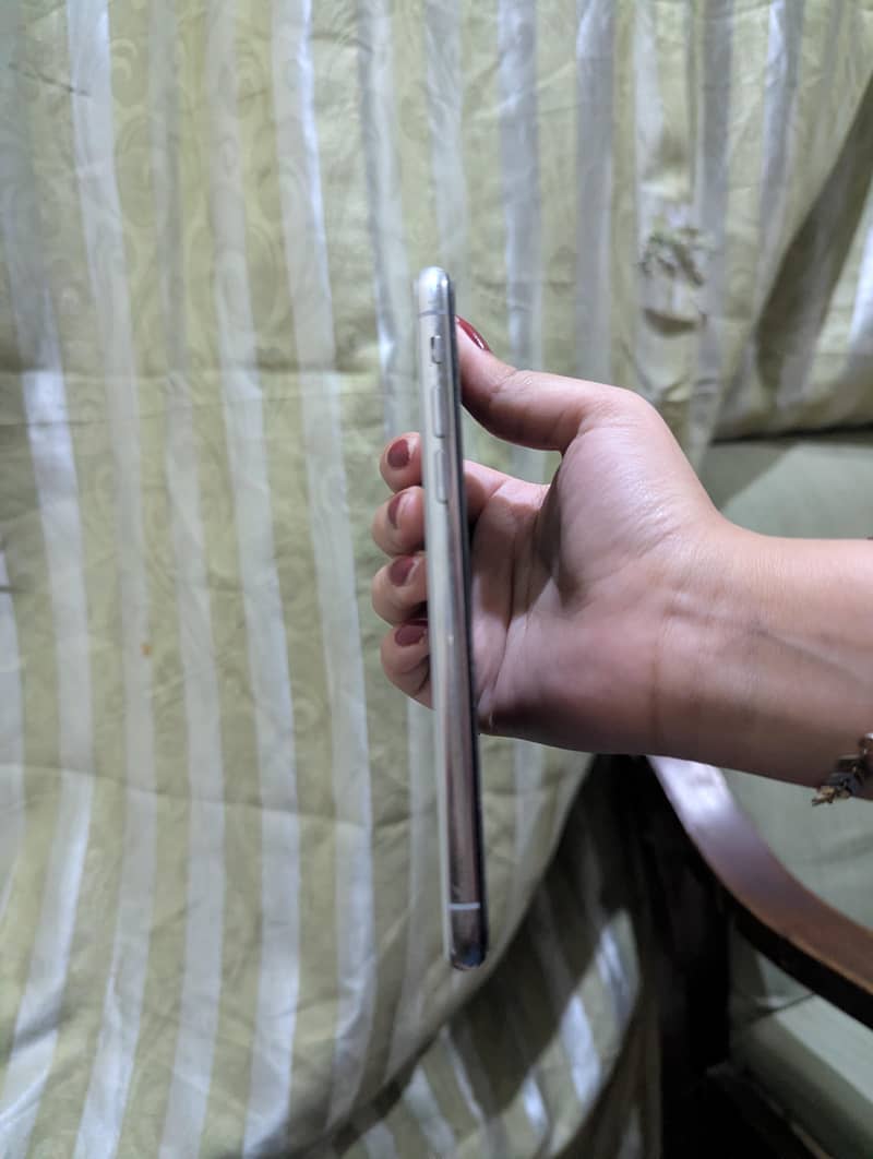 Apple iPhone X 2