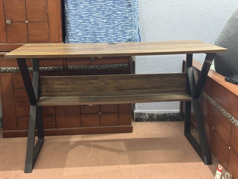 Computer Desk / Study Table – Excellent Condition 3