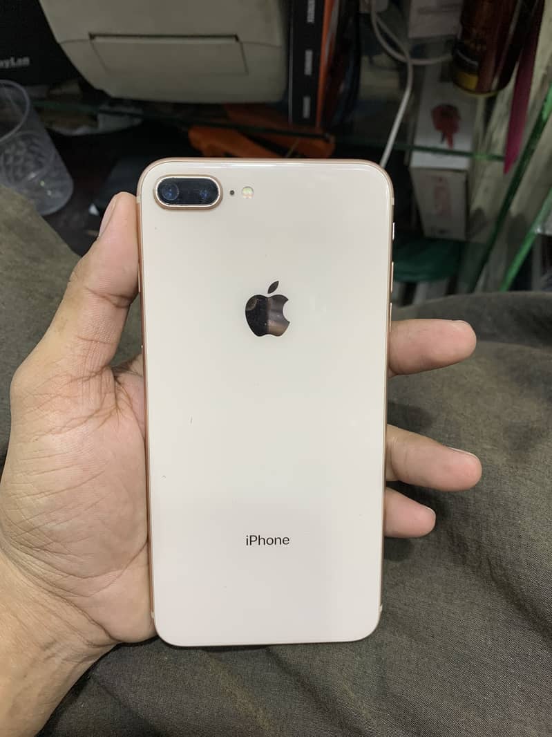 Apple iPhone 8 Plus 0