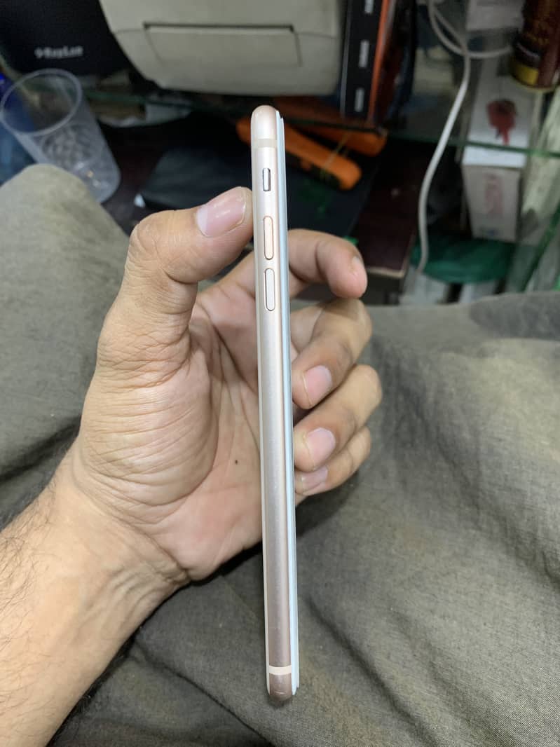 Apple iPhone 8 Plus 1