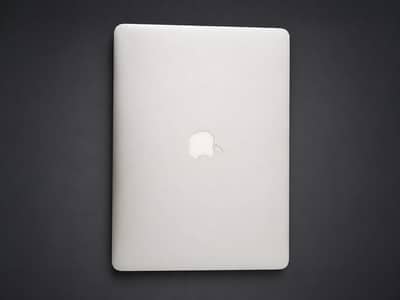 Apple MacBook