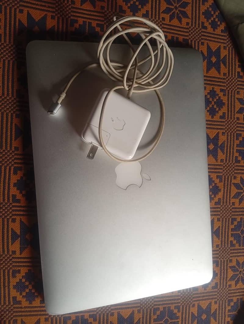 Apple MacBook 7