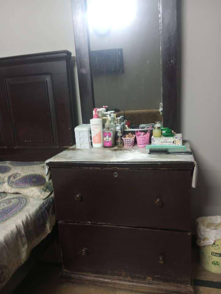 Dressing Table 0
